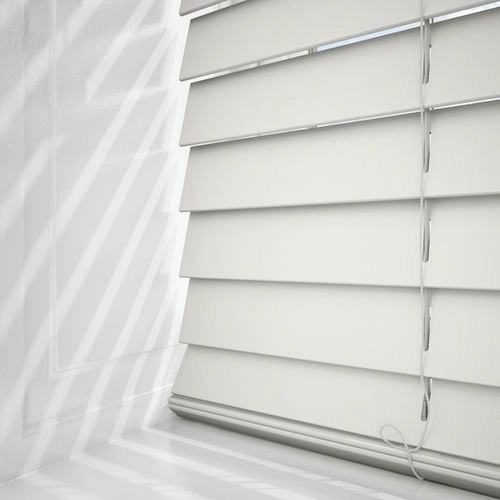 https://onlineblindz.co.uk/hub/blinds/faux-wood-blind/wood-impressions-soft-white-faux-wood-blind-5.webp