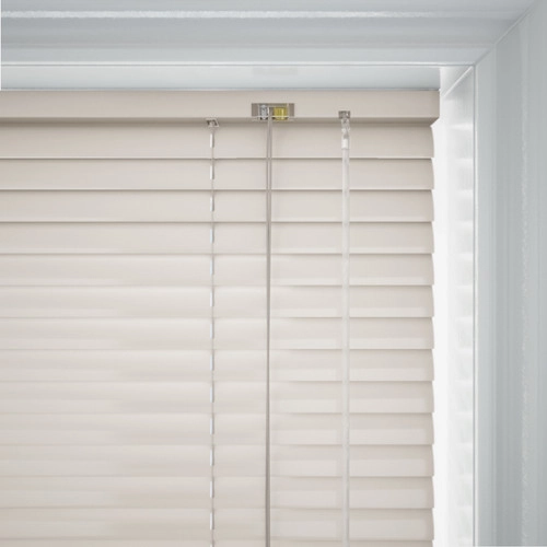 https://onlineblindz.co.uk/hub/blinds/metal-venetian-blind/charm-cds-metal-venetian-blind-5.webp