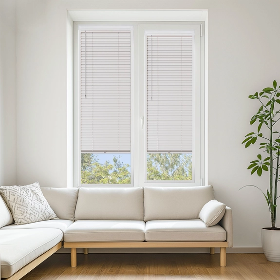 https://onlineblindz.co.uk/hub/blinds/perfect-fit-metal-venetian-blind/keziah-white-perfect-fit-metal-venetian-blind-1.webp