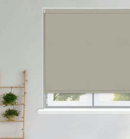 https://onlineblindz.co.uk/hub/blinds/roller-blind/alessa-light-grey-roller-blind-1.webp