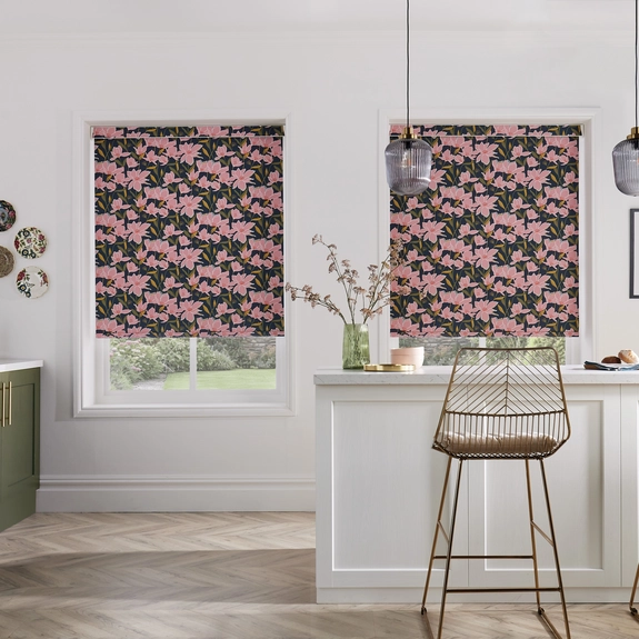 https://onlineblindz.co.uk/hub/blinds/roller-blind/azalea-pink-blackout-bath-roller-blind-5.webp