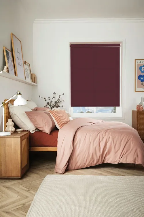 https://onlineblindz.co.uk/hub/blinds/roller-blind/carnival-blackout-malbec-roller-blind-2.webp
