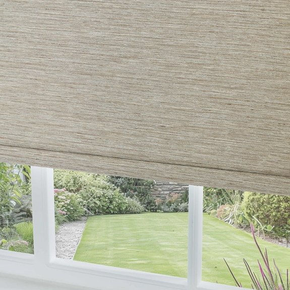 https://onlineblindz.co.uk/hub/blinds/roller-blind/didsbury-oatmeal-blackout-roller-blind-3.webp