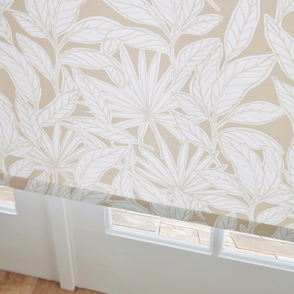 https://onlineblindz.co.uk/hub/blinds/roller-blind/dorothea-sand-roller-blind-2.webp