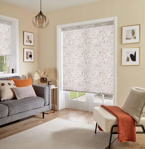https://onlineblindz.co.uk/hub/blinds/roller-blind/dorothea-sand-roller-blind-3.webp