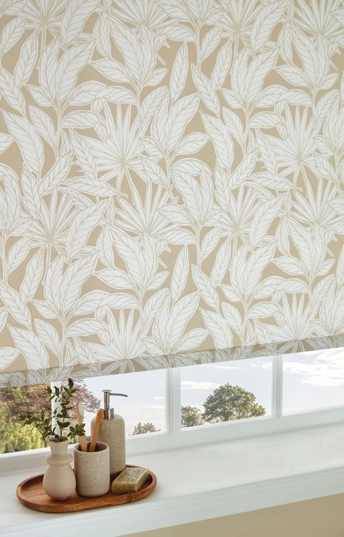 https://onlineblindz.co.uk/hub/blinds/roller-blind/dorothea-sand-roller-blind-5.webp