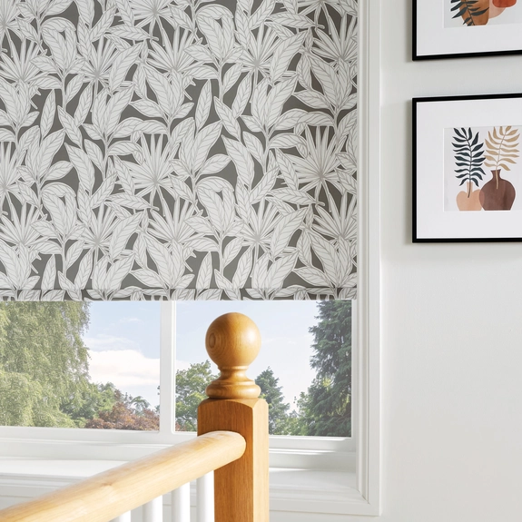 https://onlineblindz.co.uk/hub/blinds/roller-blind/dorothea-slate-roller-blind-2.webp