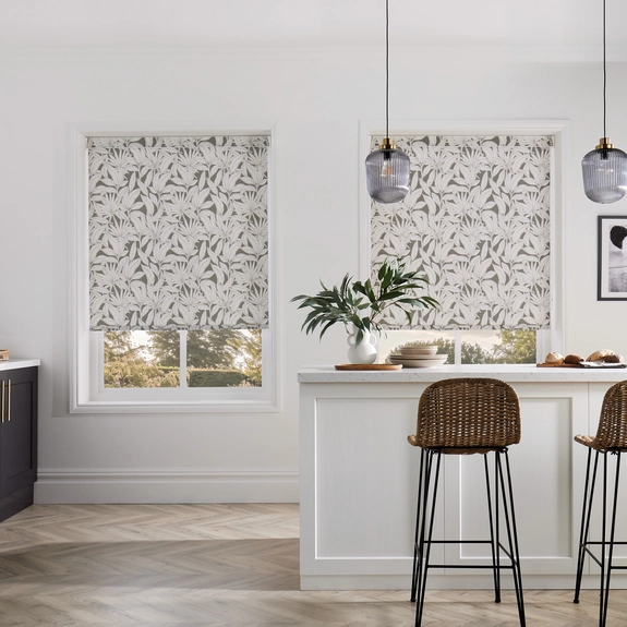 https://onlineblindz.co.uk/hub/blinds/roller-blind/dorothea-slate-roller-blind-3.webp