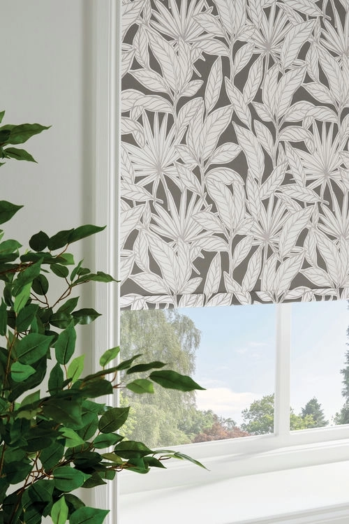 https://onlineblindz.co.uk/hub/blinds/roller-blind/dorothea-slate-roller-blind-6.webp