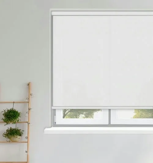 https://onlineblindz.co.uk/hub/blinds/roller-blind/edbury-china-white-roller-blind-1.webp