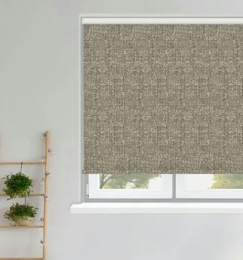 https://onlineblindz.co.uk/hub/blinds/roller-blind/emme-hessian-roller-blind-1.webp