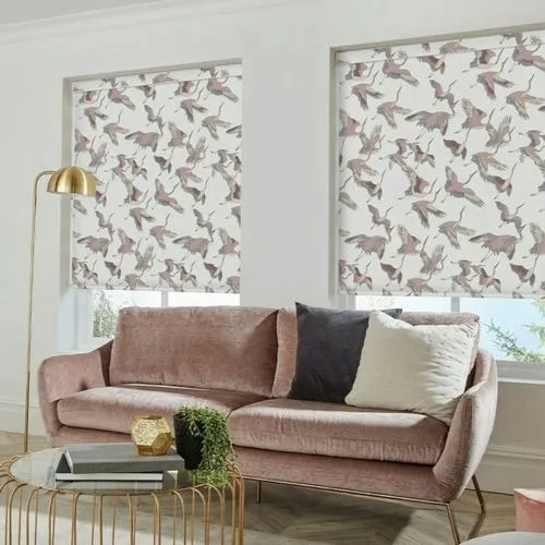 https://onlineblindz.co.uk/hub/blinds/roller-blind/gaskin-mulberry-roller-blind-3.webp