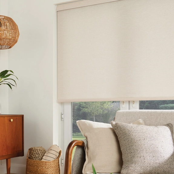 https://onlineblindz.co.uk/hub/blinds/roller-blind/haven-blackout-oatmeal-roller-blind-5.webp