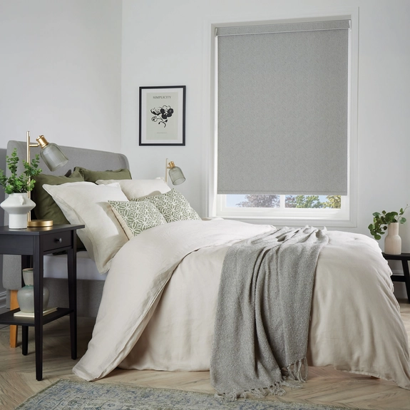 https://onlineblindz.co.uk/hub/blinds/roller-blind/herringbone-blackout-stone-roller-blind-2.webp