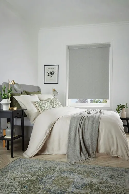 https://onlineblindz.co.uk/hub/blinds/roller-blind/herringbone-blackout-stone-roller-blind-3.webp