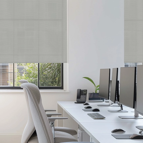 https://onlineblindz.co.uk/hub/blinds/roller-blind/kimber-shale-grey-roller-blind-3.webp