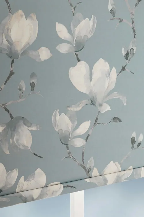 https://onlineblindz.co.uk/hub/blinds/roller-blind/magnolia-blackout-mineral-roller-blind-3.webp