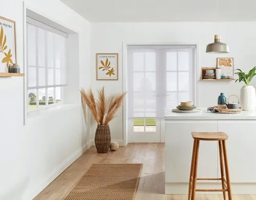https://onlineblindz.co.uk/hub/blinds/roller-blind/montego-white-roller-blind-2.webp