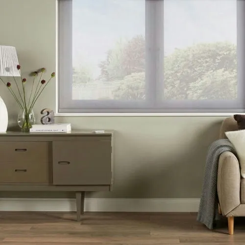 https://onlineblindz.co.uk/hub/blinds/roller-blind/nell-moondust-roller-blind-3.webp