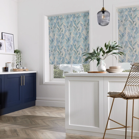 https://onlineblindz.co.uk/hub/blinds/roller-blind/paradise-blackout-palm-blue-roller-blind-4.webp