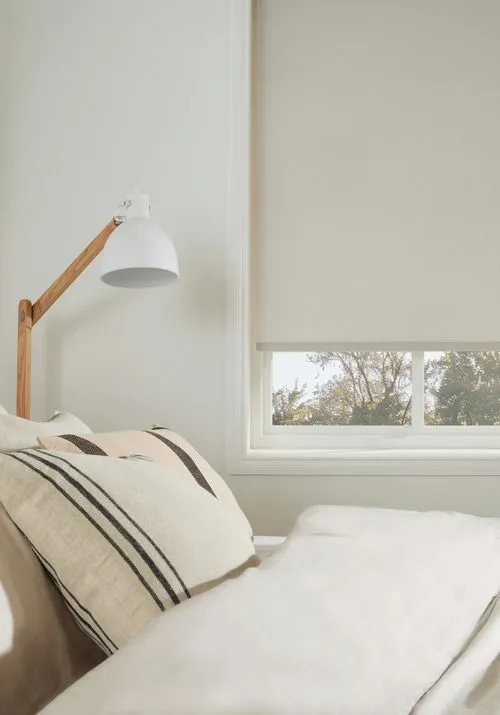 https://onlineblindz.co.uk/hub/blinds/roller-blind/ribble-blackout-beige-roller-blind-2.webp
