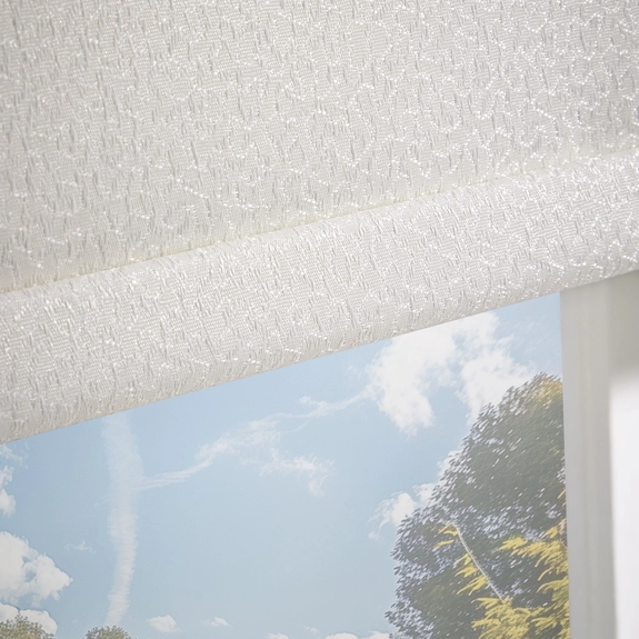 https://onlineblindz.co.uk/hub/blinds/roller-blind/ribble-blackout-white-roller-blind-5.webp