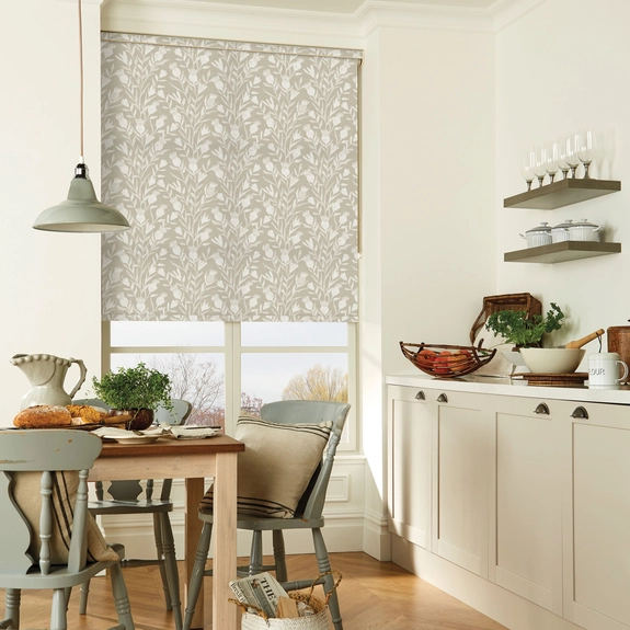 https://onlineblindz.co.uk/hub/blinds/roller-blind/thistle-sage-roller-blind-5.webp