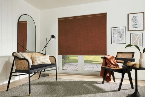 https://onlineblindz.co.uk/hub/blinds/roller-blind/windsor-blackout-rust-roller-blind-5.webp