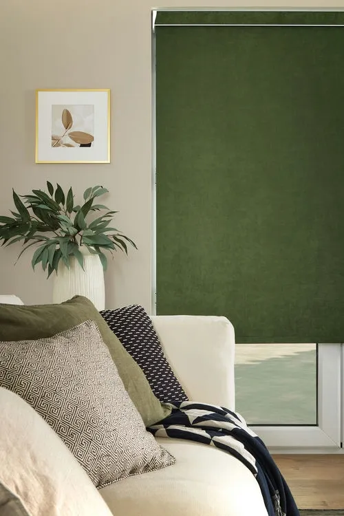 https://onlineblindz.co.uk/hub/blinds/roller-blind/windsor-blackout-vine-roller-blind-3.webp