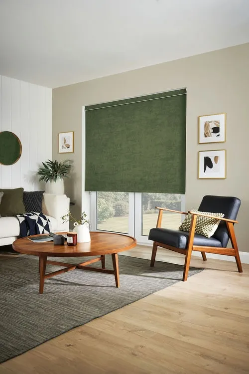 https://onlineblindz.co.uk/hub/blinds/roller-blind/windsor-blackout-vine-roller-blind-4.webp