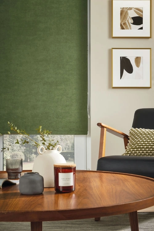 https://onlineblindz.co.uk/hub/blinds/roller-blind/windsor-blackout-vine-roller-blind-5.webp