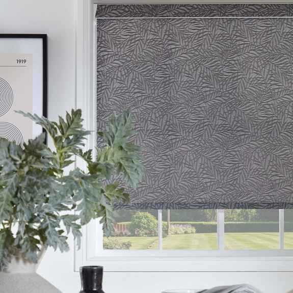 https://onlineblindz.co.uk/hub/blinds/roller-blind/zen-charcoal-roller-blind-3.webp