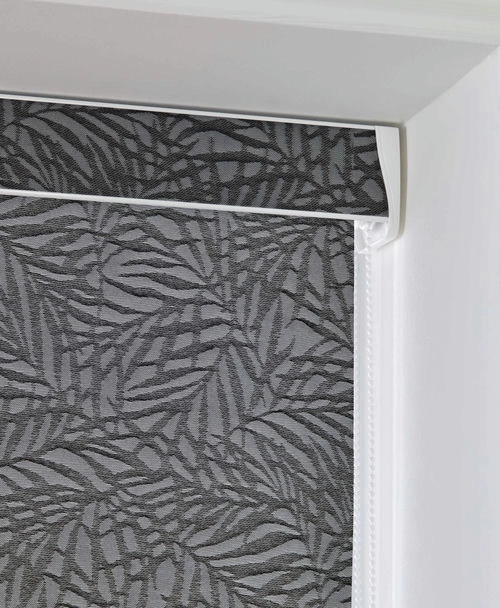 https://onlineblindz.co.uk/hub/blinds/roller-blind/zen-charcoal-roller-blind-5.webp