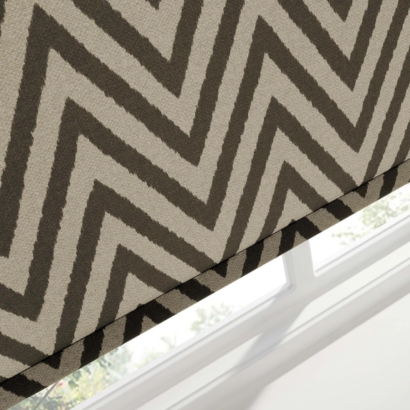 https://onlineblindz.co.uk/hub/blinds/roller-blind/ziggy-charcoal-roller-blind-2.webp