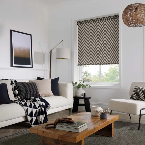 https://onlineblindz.co.uk/hub/blinds/roller-blind/ziggy-charcoal-roller-blind-3.webp