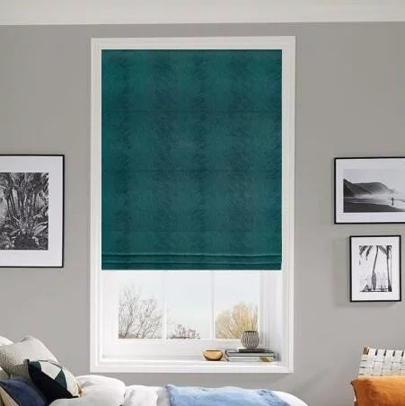 https://onlineblindz.co.uk/hub/blinds/roman-blind/alexis-peacock-roman-blind-1.webp