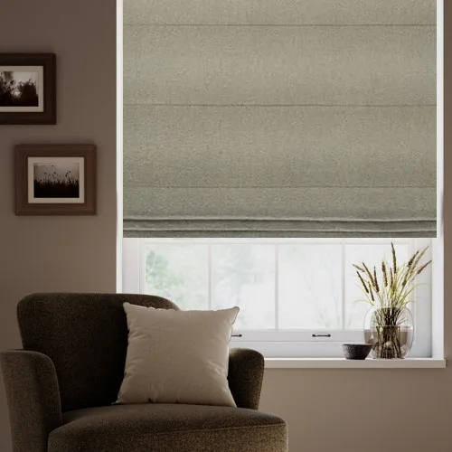 https://onlineblindz.co.uk/hub/blinds/roman-blind/alice-champagne-roman-blind-1.webp