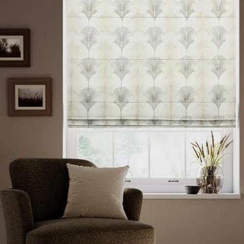 https://onlineblindz.co.uk/hub/blinds/roman-blind/astrid-beige-roman-blind-1.webp