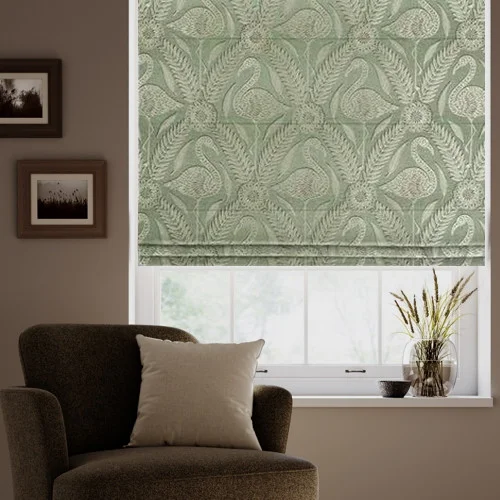https://onlineblindz.co.uk/hub/blinds/roman-blind/bea-sage-roman-blind-1.webp