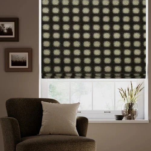 https://onlineblindz.co.uk/hub/blinds/roman-blind/bella-graphite-roman-blind-1.webp