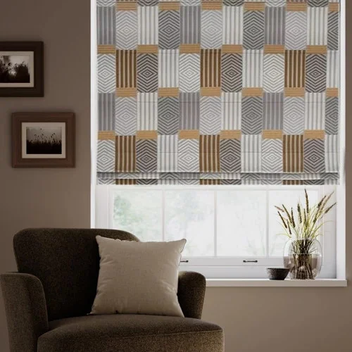 https://onlineblindz.co.uk/hub/blinds/roman-blind/blanche-amber-roman-blind-1.webp