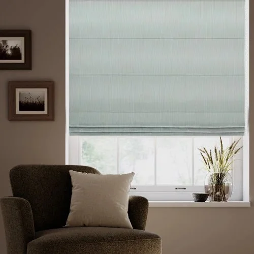 https://onlineblindz.co.uk/hub/blinds/roman-blind/brigid-chambray-roman-blind-1.webp