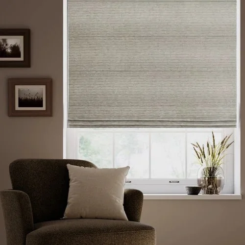 https://onlineblindz.co.uk/hub/blinds/roman-blind/clarissa-cloud-roman-blind-1.webp