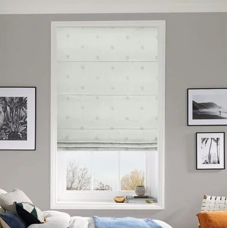 https://onlineblindz.co.uk/hub/blinds/roman-blind/dina-oyster-roman-blind-1.webp