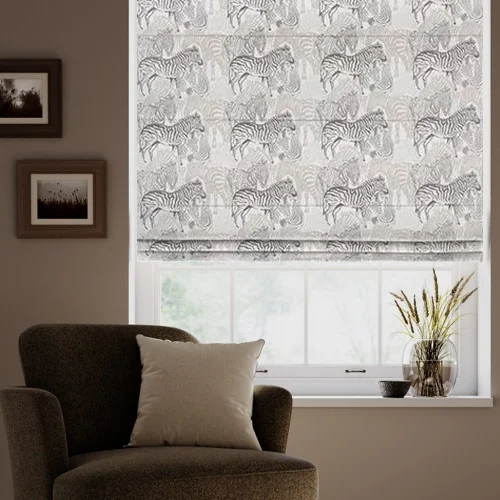 https://onlineblindz.co.uk/hub/blinds/roman-blind/dorset-dusk-roman-blind-1.webp