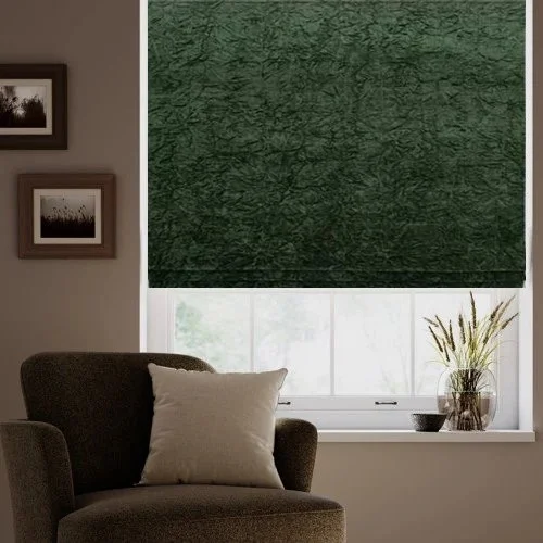 https://onlineblindz.co.uk/hub/blinds/roman-blind/fresh-forest-roman-blind-1.webp