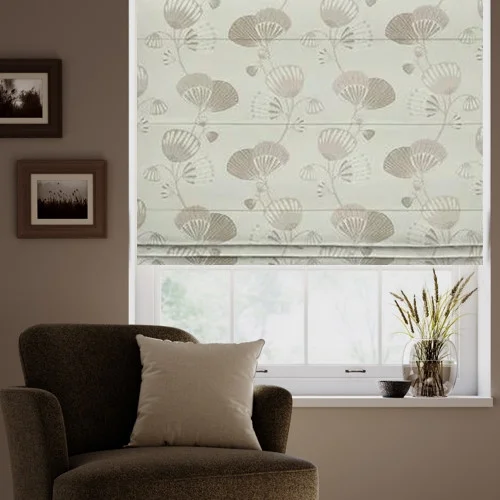 https://onlineblindz.co.uk/hub/blinds/roman-blind/gabrielle-natural-roman-blind-1.webp