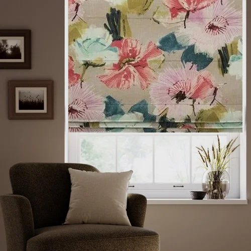 https://onlineblindz.co.uk/hub/blinds/roman-blind/joanne-strawberry-roman-blind-1.webp