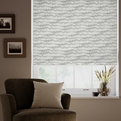 https://onlineblindz.co.uk/hub/blinds/roman-blind/jolene-platinum-roman-blind-1.webp