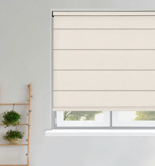 https://onlineblindz.co.uk/hub/blinds/roman-blind/kayley-calico-roman-blind-1.webp